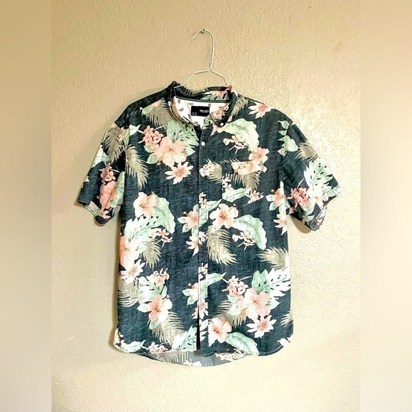 Sunrise Kingdom Size XL Men's Short Sleeve Button Up Hawaiian Shirt - Picture 1 of 6